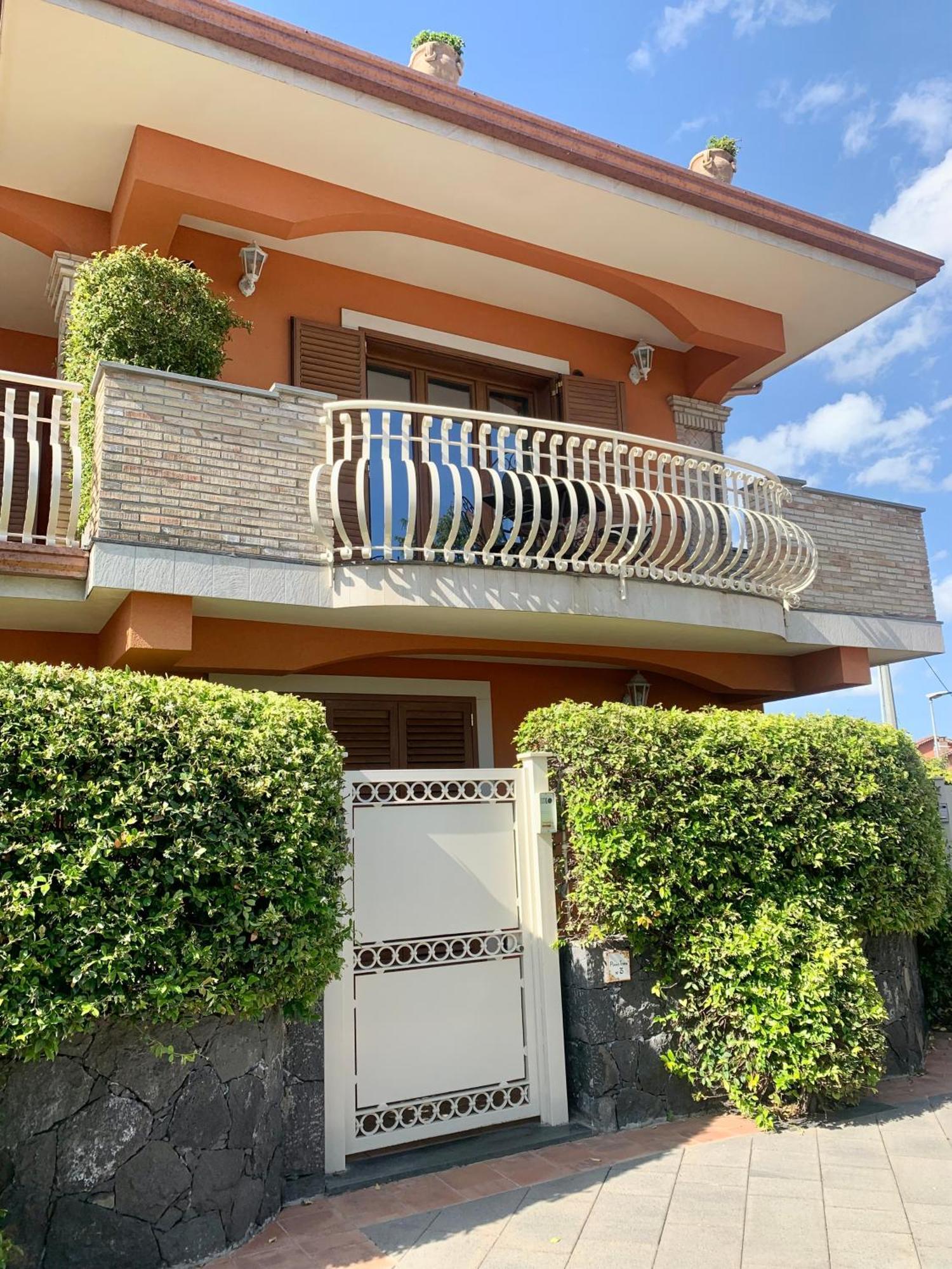 Etna Royal View Aparthotel Trecastagni Exterior photo